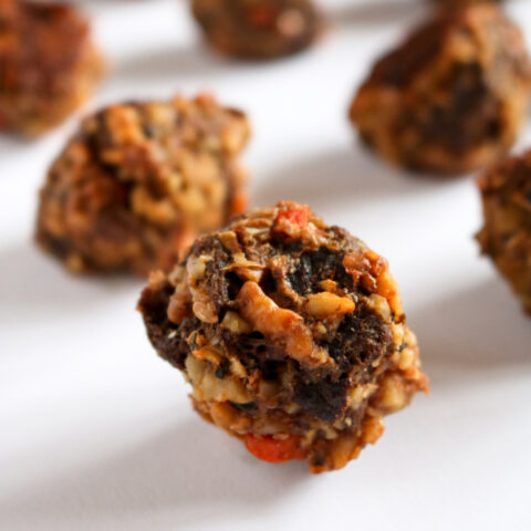 Vegan Stuffing Balls with Walnut Sausage-image
