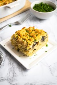 This vegan tetrazzini recipe is easy to make and just as comforting as traditional tetrazzini without any of the dairy! It’s a freezer-friendly weeknight dinner. #vegan #vegandinner #tetrazzini #vegantetrazzini #vegancomfortfood #plantpowercouple #soycurls #cashews #tofu // plantpowercouple.com
