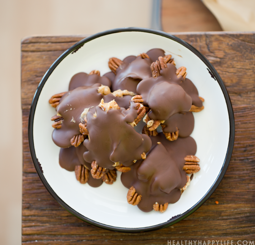 9 Vegan Sweets for Your Grown-Up Trick-or-Treat Bag: Vegan Chocolate Turtles by Healthy. Happy. Life. // plantpowercouple.com