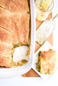 This vegan pot pie casserole is a quick, easy, and delicisously vegan version of the chicken pie I fell in love with in London back in the 90s. Made with tremendously simple and easily found ingredients, the hardest part of this dish is waiting for it to be done cooking! #vegan #vegetarian #vegandinner #potpie #soycurls #veganrecipes // plantpowercouple.com