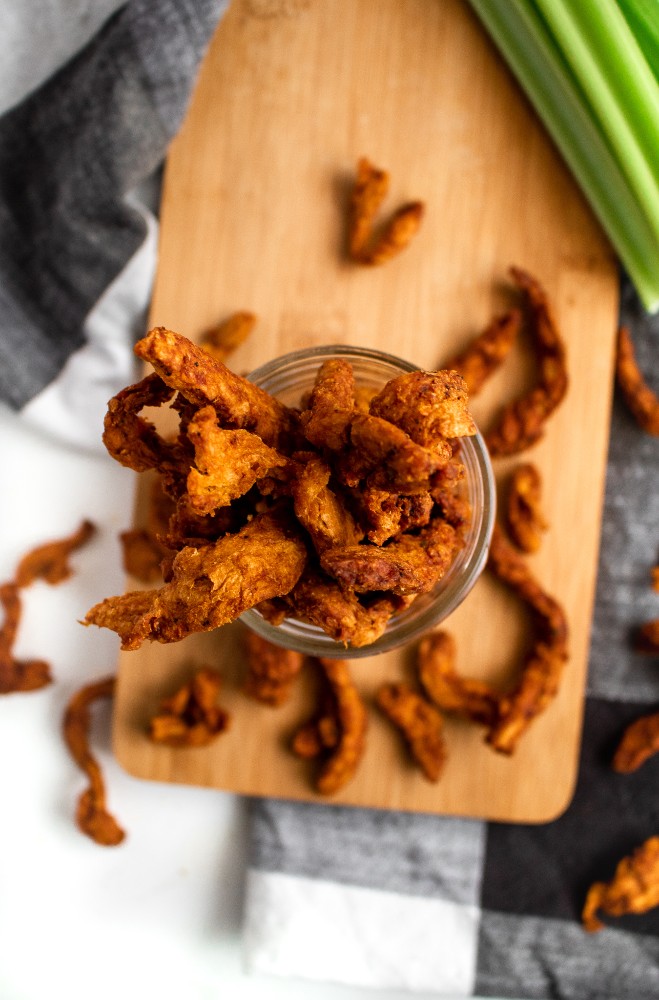 This meaty vegan jerky is made in the air fryer and full of that classic Bloody Mary cocktail flavor. The perfect snack to enjoy with a cold beer! #vegan #plantbased #jerky #recipe // plantpowercouple.com