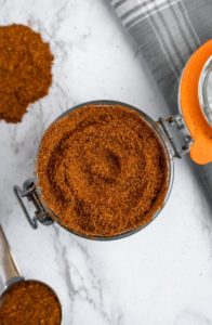 This homemade chili seasoning is simple, requiring only 11 common spices + less than 10 min. It’s perfect for chili, popcorn, tofu scramble, and soups! #vegan #veganrecipe #chili #spicemix #seasoning // plantpowercouple.com
